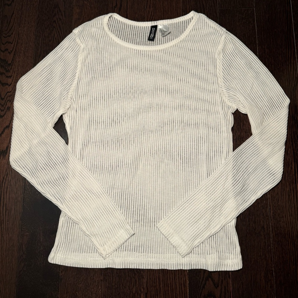 H&M white striped mesh top 3 for $10🛍️